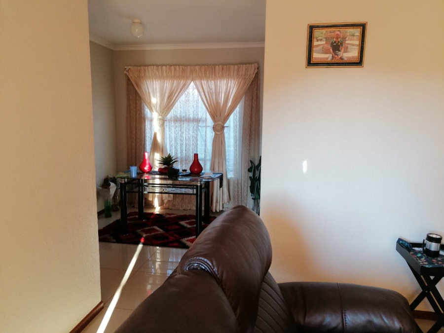 To Let 3 Bedroom Property for Rent in Tlhabane West North West